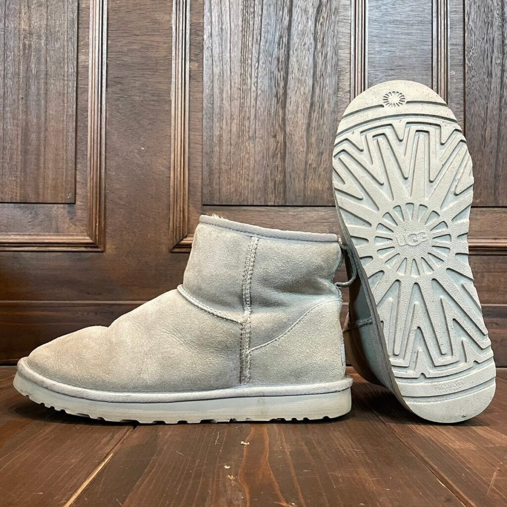 冬道では滑りやすい一般的なブーツソール　アグ　UGG　純正ソール