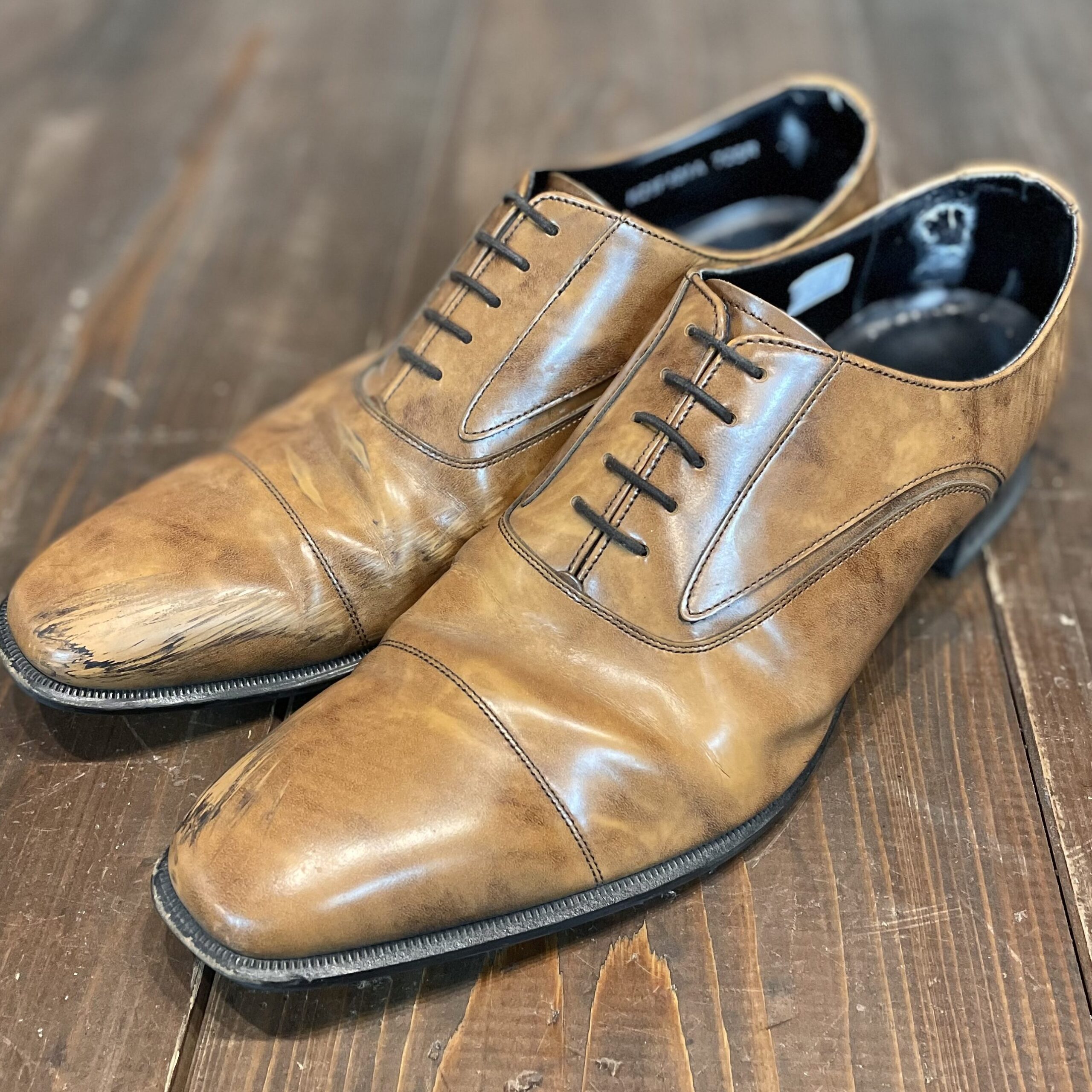 札幌　靴磨き　鏡面磨き　本格紳士靴　靴磨き専門店　クリーニング　傷補修　染め替え　シューシャイン　シューポリッシュ　リーガル