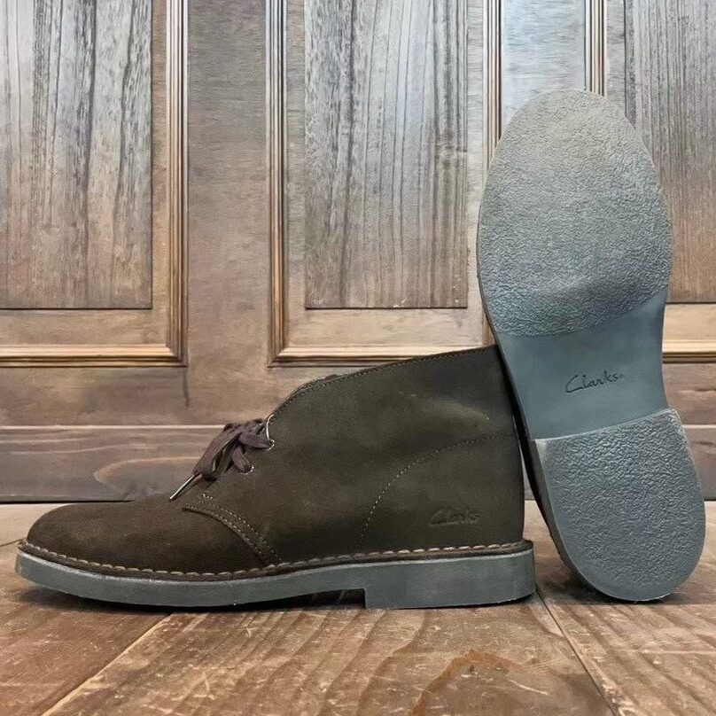 札幌でクラシックスのデザートブーツ・チャッカを冬底にソール張り替えした画像です