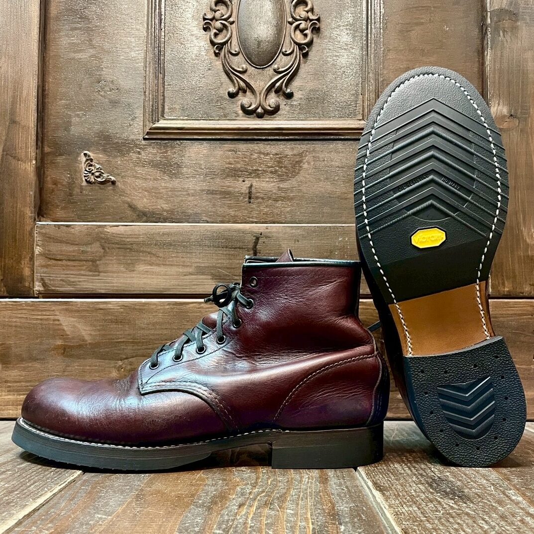 レッドウィング　ソール交換　張替え　専門店　靴修理　ビブラム　vibram　札幌　ベックマン　加水分解　ボロボロ　ベタベタ　崩れる　9016　レザーソール　カスタム　厚底