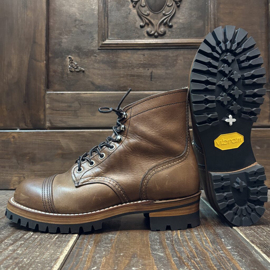 レッドウィング　ソール交換　張替え　専門店　靴修理　ビブラム　vibram　札幌　アイアンレンジャー　カスタム　アイアンレンジ　バイカーブーツ　ファイヤー＆アイス