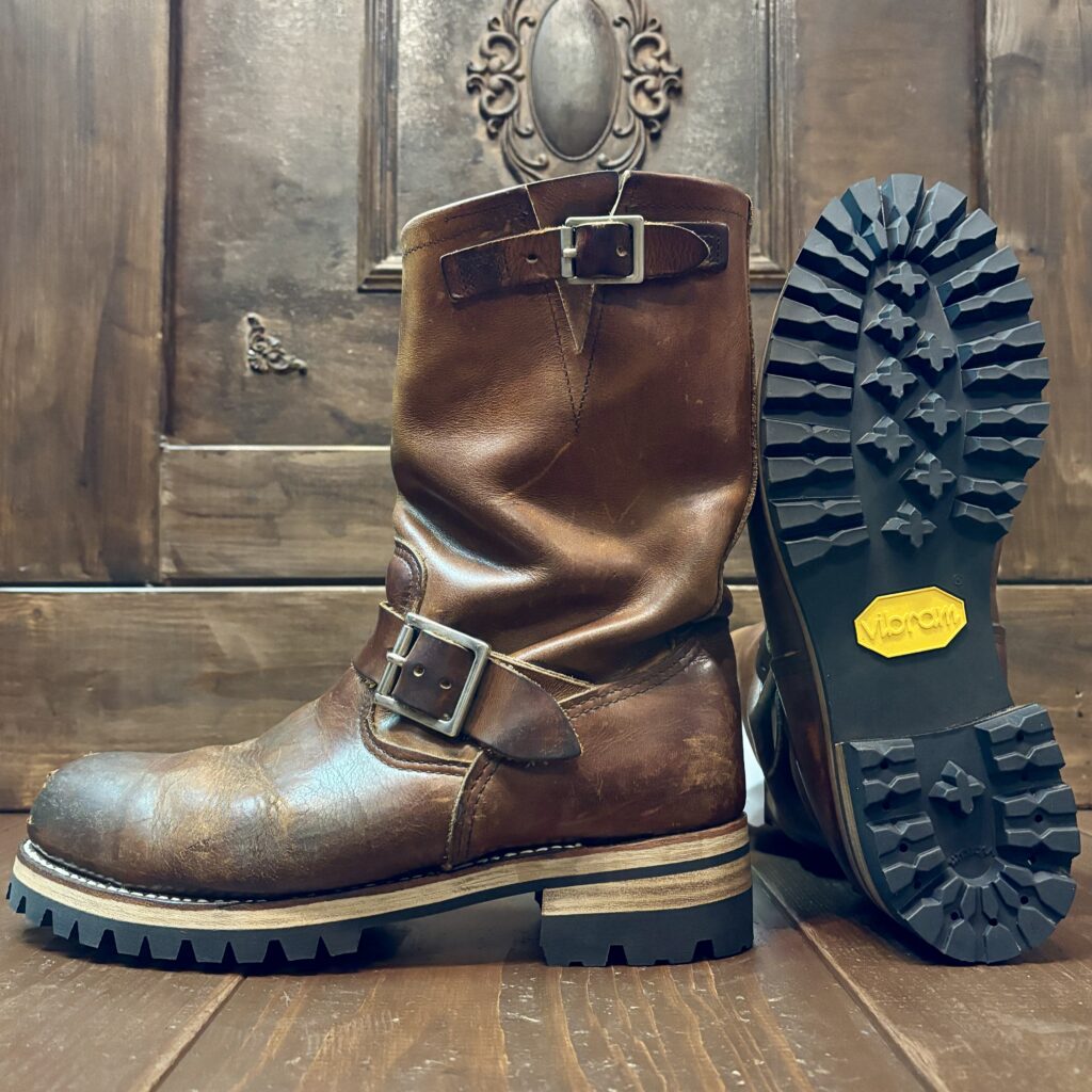 レッドウィング　ソール交換　張替え　専門店　靴修理　ビブラム　vibram　札幌　エンジニアブーツ　2268　バイカーブーツ　vibram100　厚底 レザーミッド