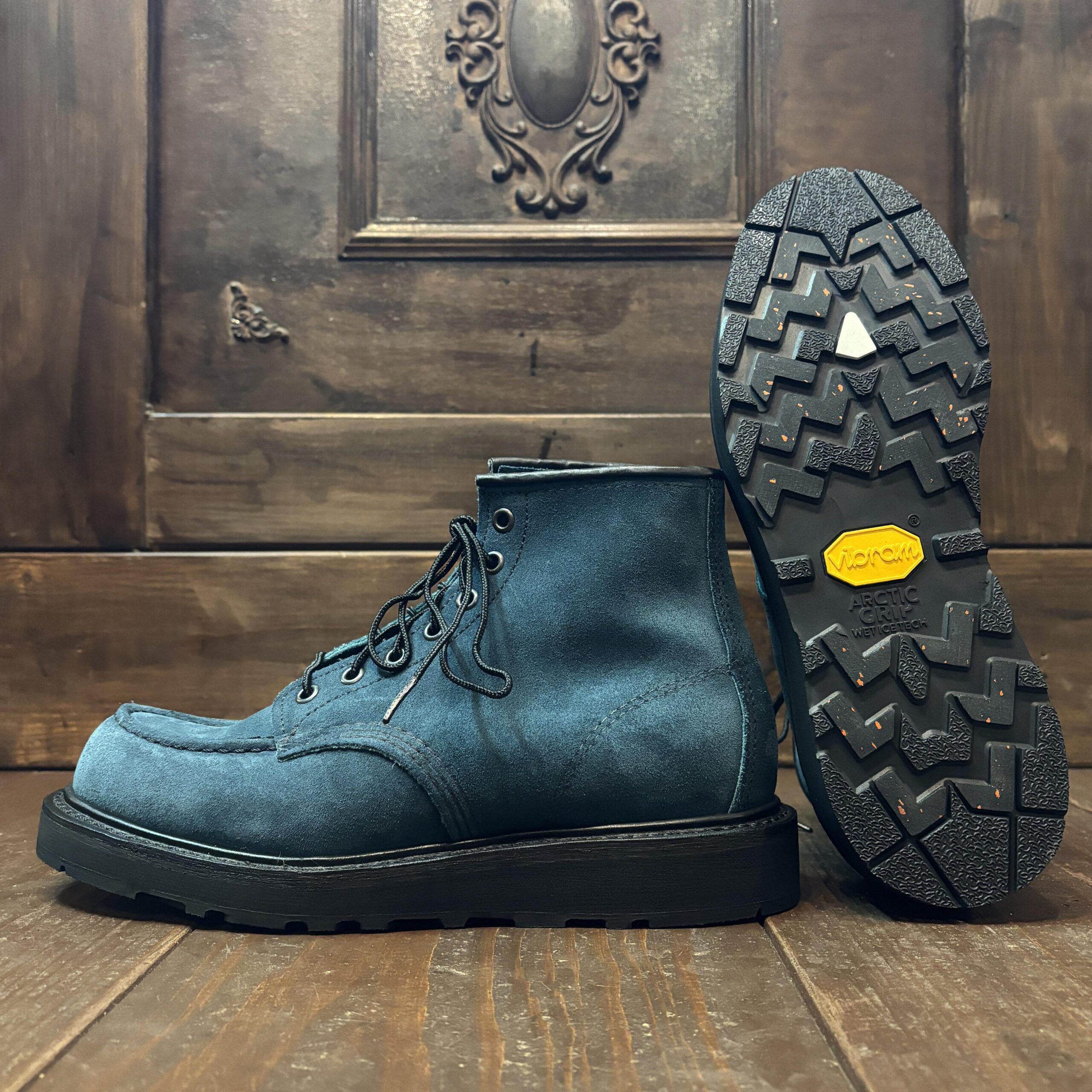 北海道札幌のソール交換張替え専門店ASHIDOでレッドウィングブーツをvibramソールに修理した画像　アイリッシュセッター