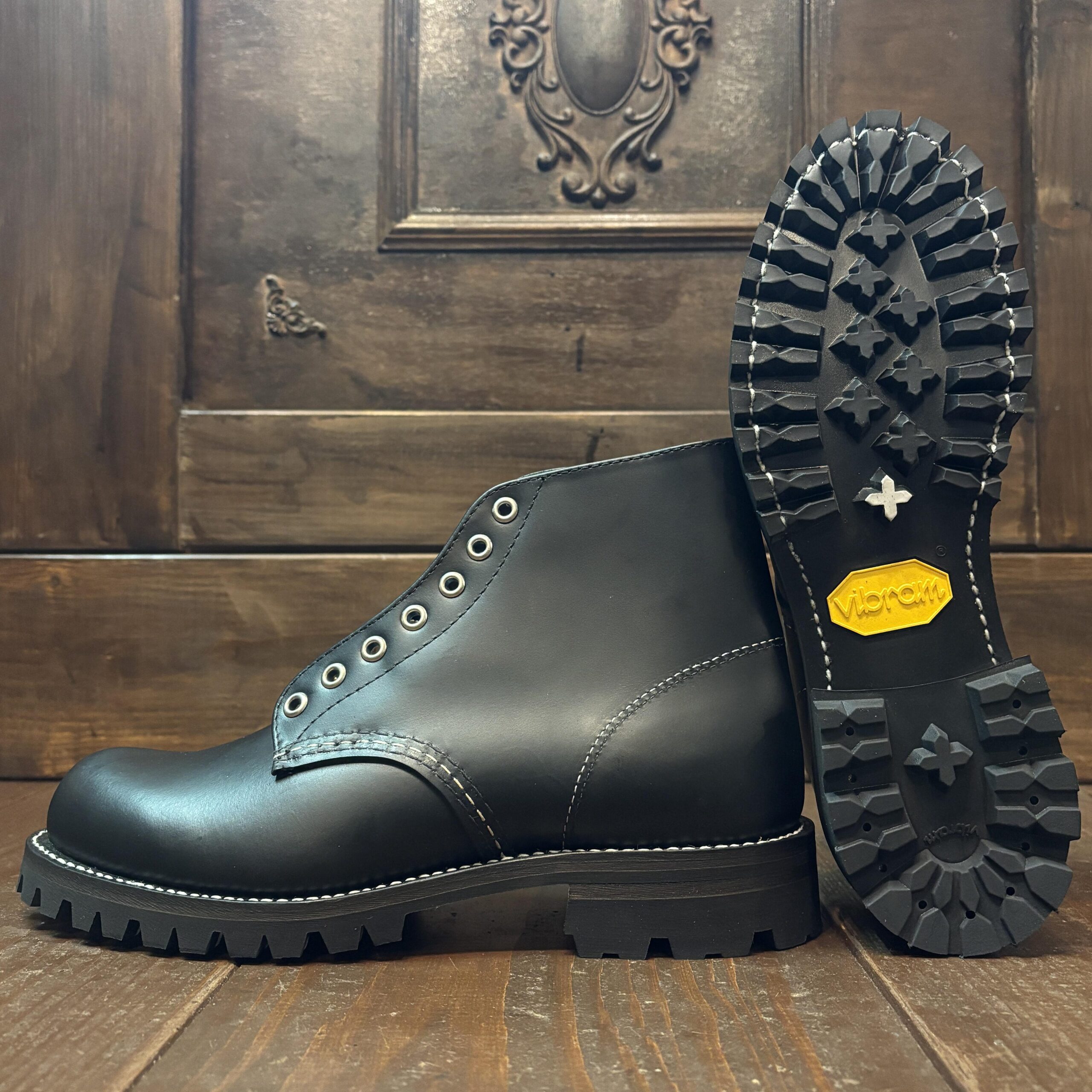 レッドウィング　ソール交換　張替え　専門店　靴修理　ビブラム　vibram　札幌　アイリッシュセッター　100　ファイヤー＆アイス　fire＆ice